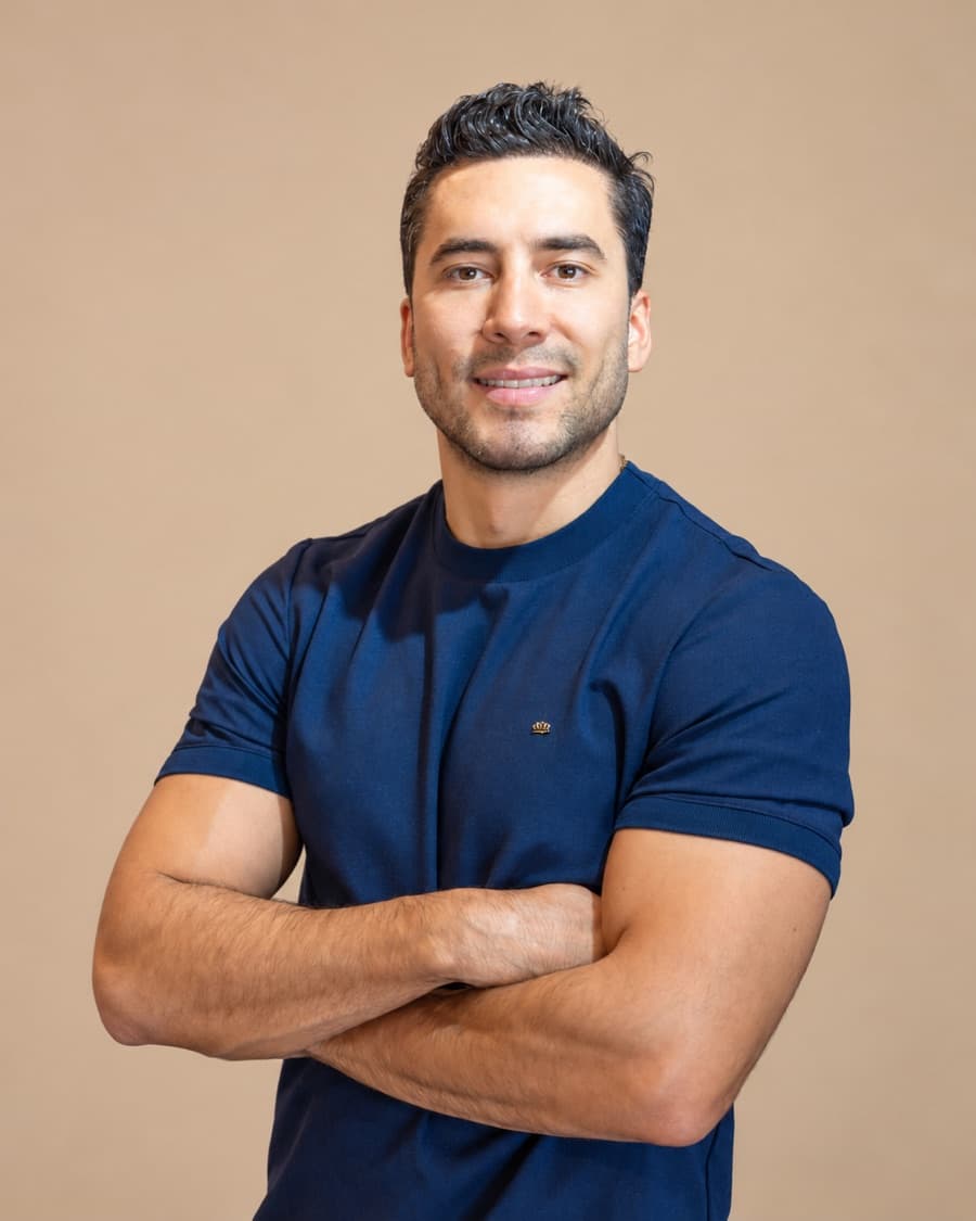 Dr. Rolando Mendoza, Brazilian-Trained Plastic Surgeon