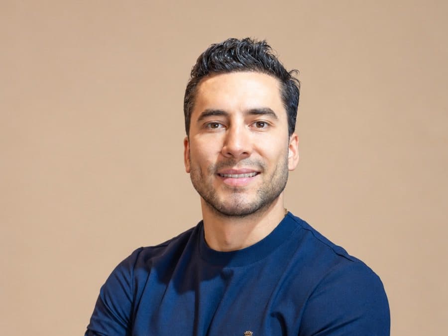 Dr. Rolando Mendoza, Brazilian-trained plastic surgeon