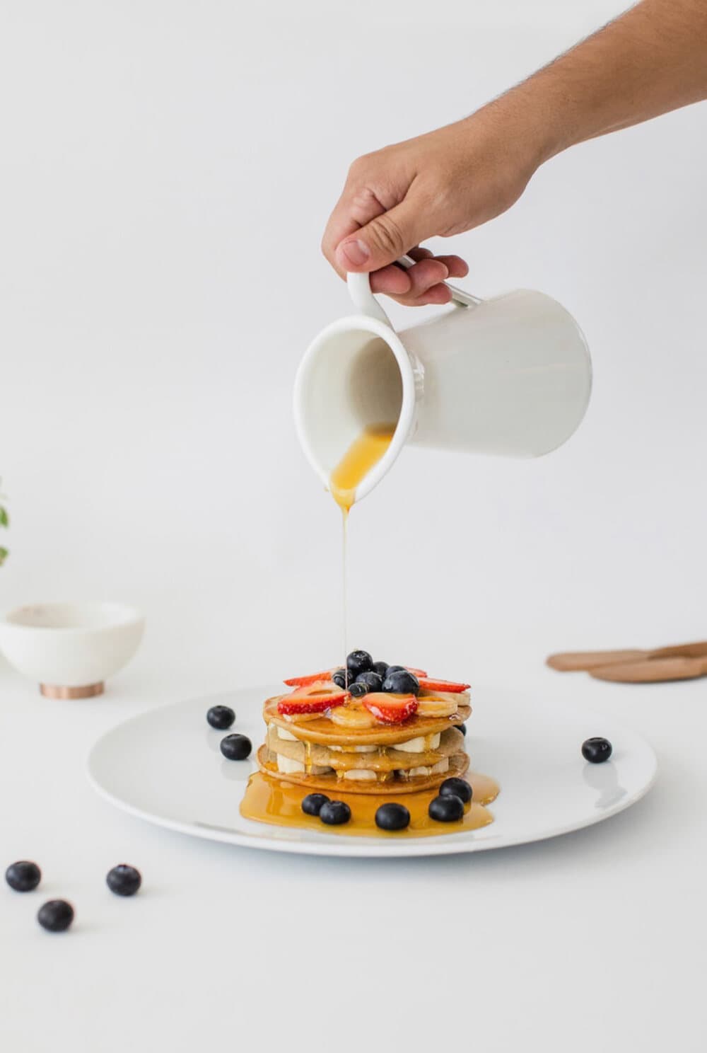 Protein pancakes with fresh berries
